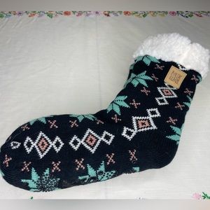 Muk Luks Womens Cabin Socks, Slippers, NWT Black/Green Size L/XL